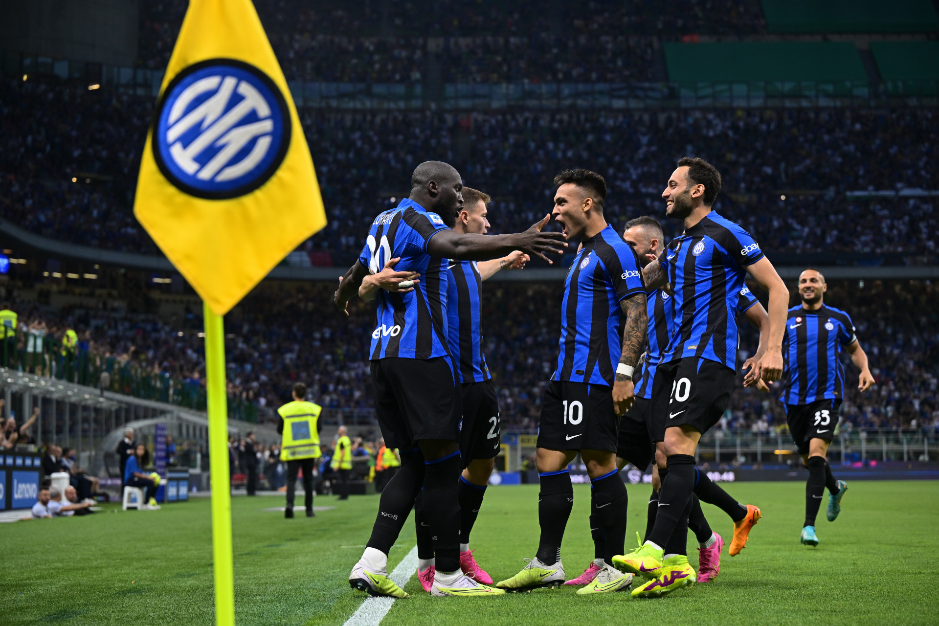 熊猫体育-包含莱万多夫斯基巅峰对决，哈兰德与40激战澳大利亚队分钟，大胜胜负难料！的词条