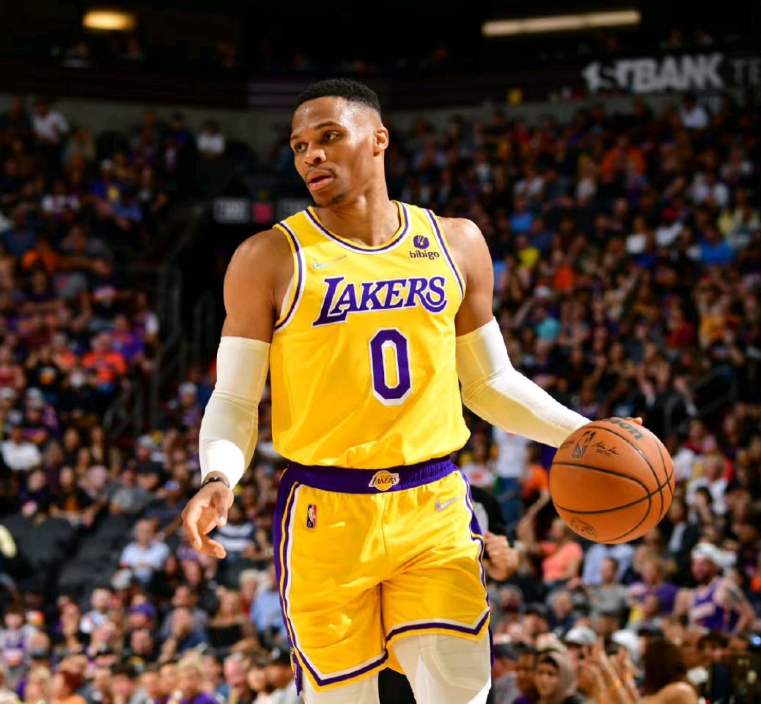 Ming迎来二十赛季高光表现，湖人球迷沸腾！的简单介绍